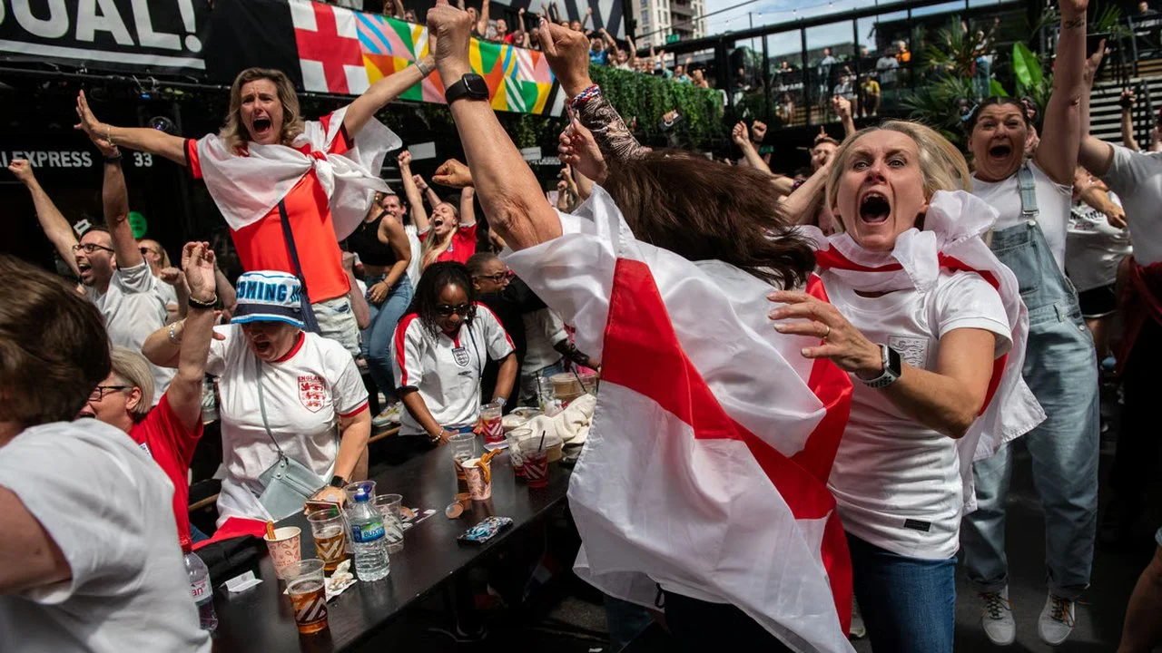 英格兰队若赢得2026世界杯是否会放假银行假日背后的社会与经济成本分析